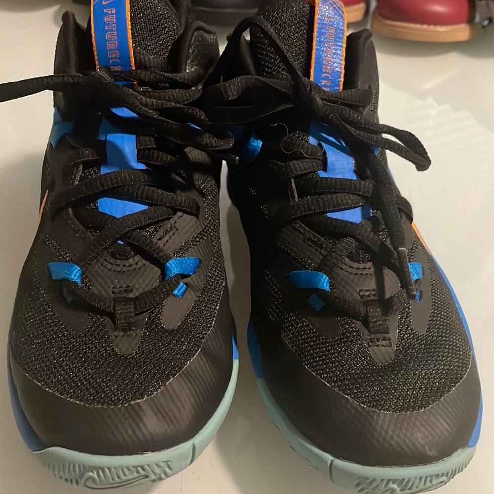 Nike Future Court GS Basketball Shoes